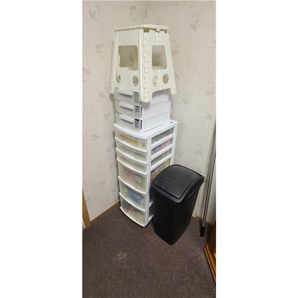 STERILITE STORAGE UNIT WITH MISC HOUSEHOLD ITEMS: LIGHT BULBS, BATTERIES AND SMALL STEP STOOL