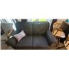 Image 2 : DARK GREEN LOVE SEAT