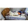 Image 1 : DOUBLE BED WITH OAK HEADBOARD AND A BOX SPRING