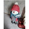 Image 8 : CERAMIC FLOOR SANTA BOOTS AND CHRISTMAS DECORATIONS