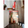 Image 11 : CHRISTMAS DECORATIONS INCLUDING: BLOW UP SANTA AND PROJECTOR