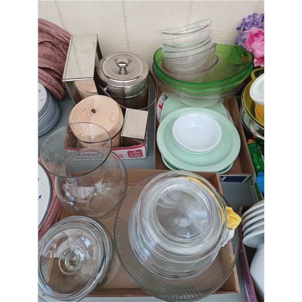 THREE FLATS OF ASSORTED GLASSWARE, BOWLS, VASES, AND A COOKIE JAR