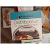 Image 3 : KURAIDORI ALLIGATOR CHOPPER SET, SULCOWRAP DISPENSER, STARFRIT APPLE PEELER, 2-TIER SNACK TRACK, P