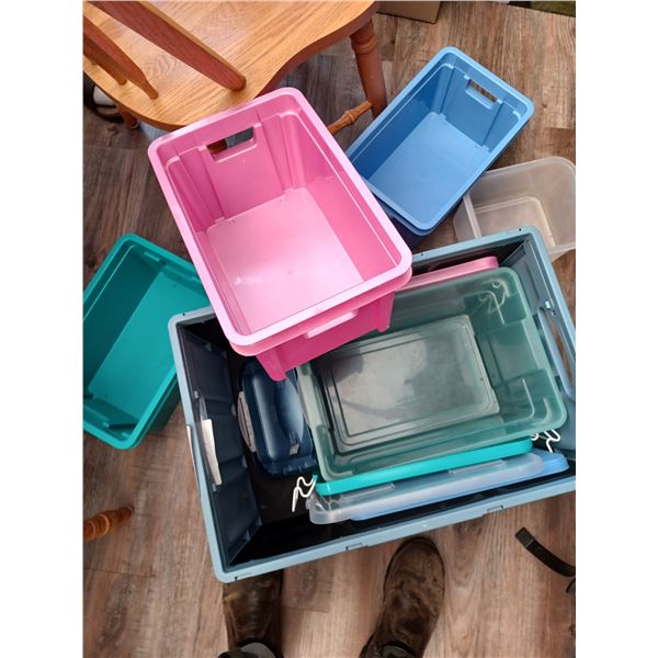 TOTE WITH PLASTIC STORAGE CONTAINERS
