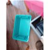 Image 2 : TOTE WITH PLASTIC STORAGE CONTAINERS