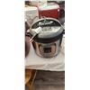 Image 1 : INSTA POT PRESSURE COOKER