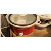 Image 2 : MINI CROCKPOT, AUTOMATIC CAN AND JAR OENER, AND GRAVYMATE CROCKPOT