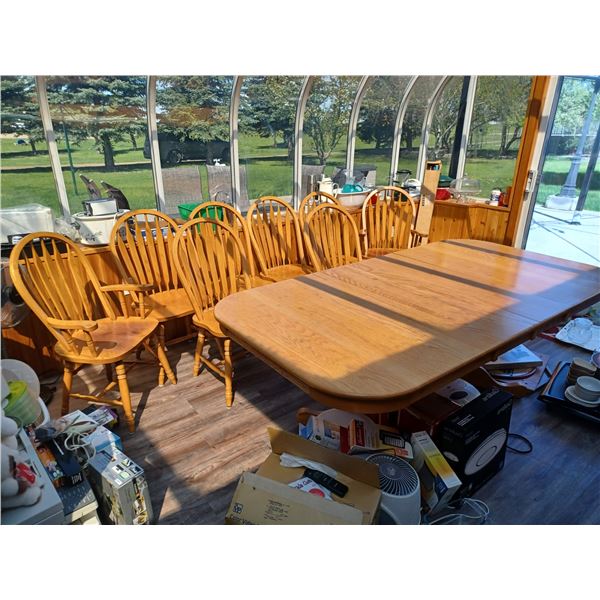 OAK TABLE WITH EIGHT CHAIRS