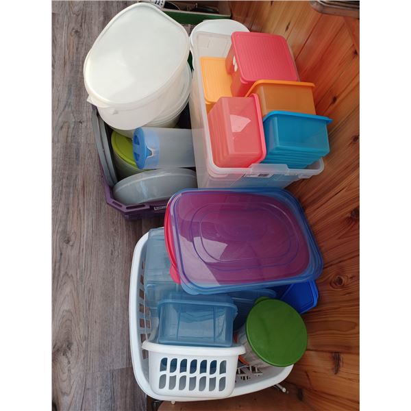 RUBBERMAID CONTAINERS