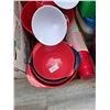 Image 2 : SET OF MIXING BOWLS, COCKTAIL SET, BOX OF MUGS