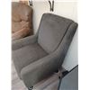 Image 2 : LIVING ROOM CHAIR