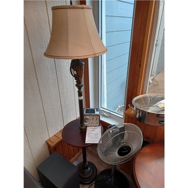 FLOOR LAMP