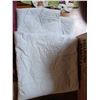 Image 8 : TABLE CLOTHS AND UNDERLAY