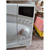Image 2 : WHIRLPOOL MICROWAVE