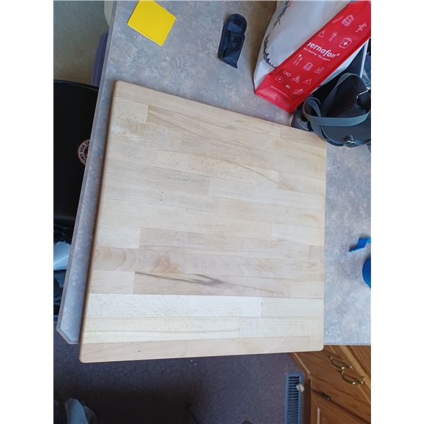 19 X 19 BUTCHER BLOCK/CUTTING BOARD