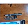 Image 4 : TWO SCREWDRIVERS, THREE FLEXIBLE KNIVES, TEN POCKETKNIVES, FIVE PENS, AND FOUR KEYCHAIN LED LIGHT