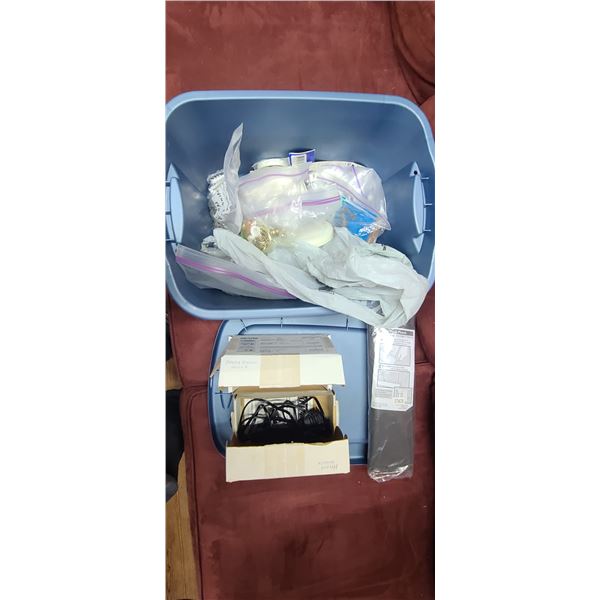 MISC TOTE OF BATHROOM AND DRESSER/DRAWER HARDWARE