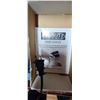 Image 3 : MISC TOTE OF BATHROOM AND DRESSER/DRAWER HARDWARE