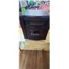 Image 3 : SPACE HEATER AND COFFEE TABLE