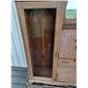Image 2 : ANTIQUE CABINET    (LOCATED DAYSLAND)