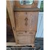 Image 3 : ANTIQUE CABINET    (LOCATED DAYSLAND)