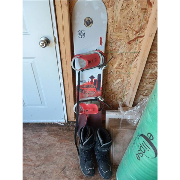 BIONIC 25 SNOWBOARD & SZ.10 BOOTS