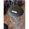 Image 3 : ROUND STOOL & OFFICE CHAIR
