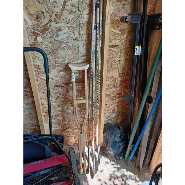 PAIR ADJUSTABLE WOOD CRUTCHES & LEFT HAND - HOCKEY STICKS (X4)