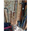 Image 1 : PAIR ADJUSTABLE WOOD CRUTCHES & LEFT HAND - HOCKEY STICKS (X4)