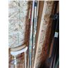 Image 2 : PAIR ADJUSTABLE WOOD CRUTCHES & LEFT HAND - HOCKEY STICKS (X4)