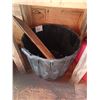 Image 1 : BLK. FEED BUCKET