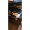 Image 9 : ANTIQUE BRUNSWICK GRAMMAPHONE C/W 45 & 78 RECORDS