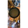Image 3 : 2-PC SEASONED CAST IRON SKILLET SET (IN BOX)
