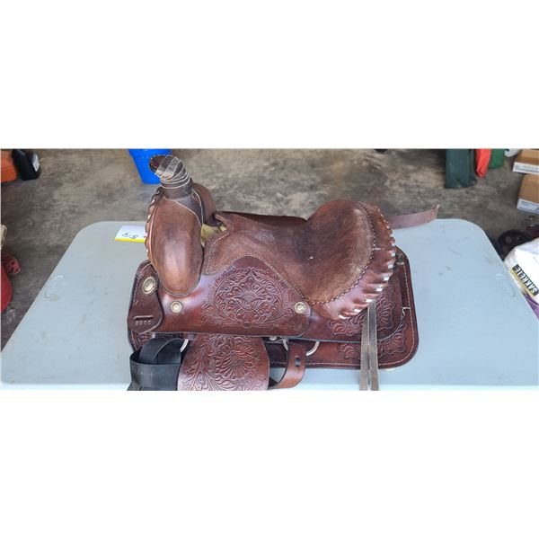 BROWN TOOLED LEATHER SADDLE & STAND