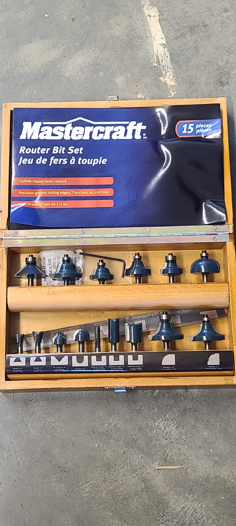 Mastercraft Router Bits Kit MASTERCRAFT 15 PC CARBIDE-TIPPED ROUTER BIT SET (IN WOOD CASE)