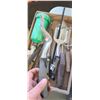 Image 3 : MISC. ASSORT. OF YARD/GARDEN HAND TOOLS