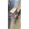 Image 3 : RUBBERMAID STEP STOOL/TOOL BOX & ALUMINUM 2-STEP LADDER