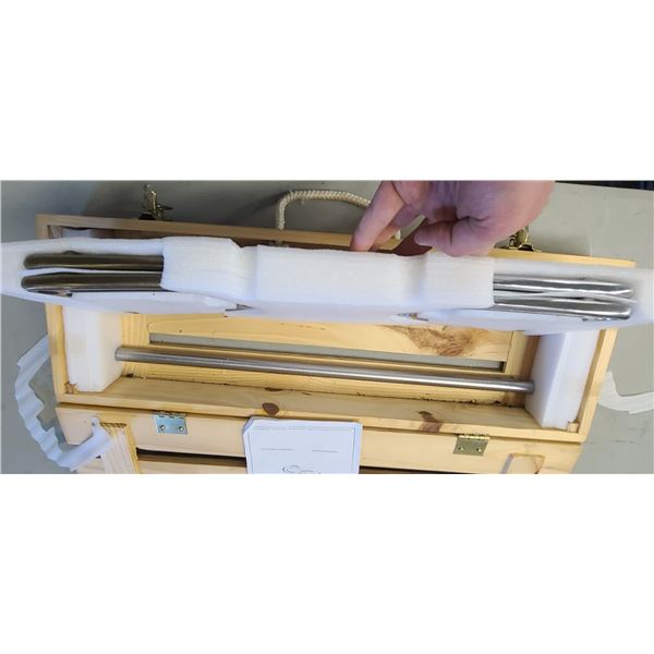 "SPORTCRAFT" STEEL  SILVER & GOLD -HORSE SHOES GAME SET (INCLUDES: STAKE PINS & WOOD CARRYING CRATE