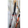 Image 2 : ADJUSTABLE TELESCOPE HANDLE( 7" BLADE) HEDGE TRIMMERS RUBBER GRIP; HOLLAND GREEHOUSE BY-PASS LOPPING