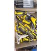 Image 2 : LARGE LOT OF ASSORTED SCREWDRIVERS