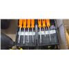 Image 5 : LARGE LOT OF ASSORTED SCREWDRIVERS