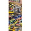 Image 1 : 1 LOT: RASPS  & FILES + A FLAT OF LARGE ASSORTMENT OF SCREWDRIVERS.
