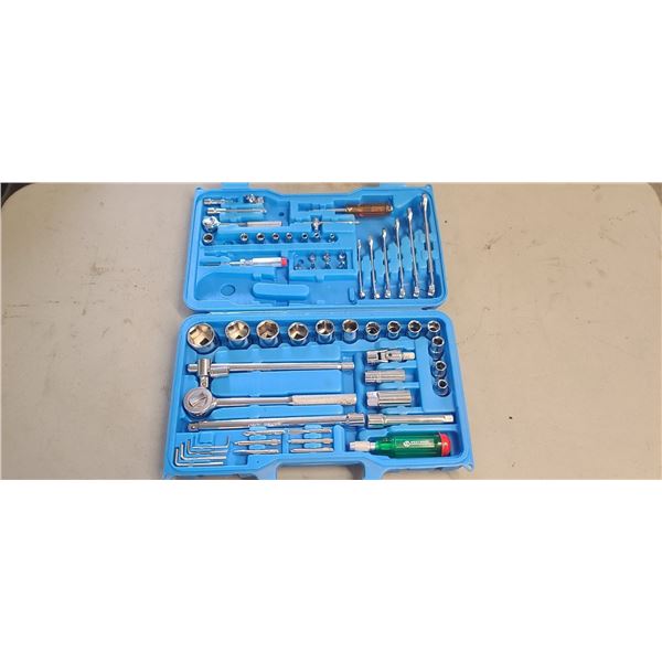 NEW WESTWRD 60 PIECE SOCKET AND DRIVE SET