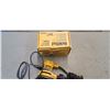 Image 1 : DEWALT ORBIT PALM SANDER