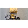 Image 2 : DEWALT ORBIT PALM SANDER