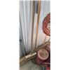 Image 4 : SHOP BROOMS (X2) WALL MOUNTED WONDER WINDER AND EXTENTION CORD