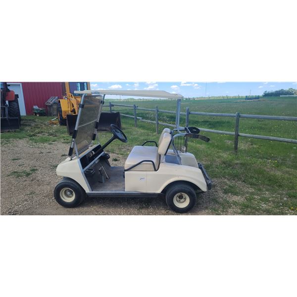 CLUB CAR GOLF CART - GAS POWERED IN GOOD RUNNING CONDITION. S/N AG9430390100