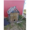 Image 1 : INSULATED DOG HOUSE WITH DOGGY DOOR