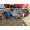 Image 1 : LARGE POLY WATER TROUGH AND 45 GAL DRIM