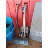 Image 1 : FIVE SNOW SHOVELS AND EDGER